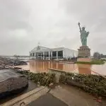 Uma das consequências mais visíveis desse evento climático foi o impacto sofrido pela loja da Havan no município, que ficou submersa | Foto: Reprodução/Havan