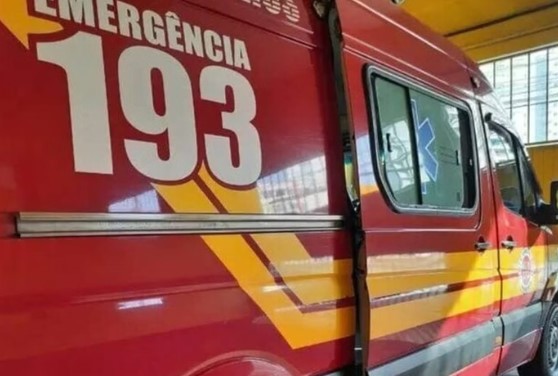 O ladrão pegou as ferramentas que ficam no local e tentou retirar alguns fios; esse foi o momento em que ele sofreu uma descarga elétrica e teve parte do corpo queimado
