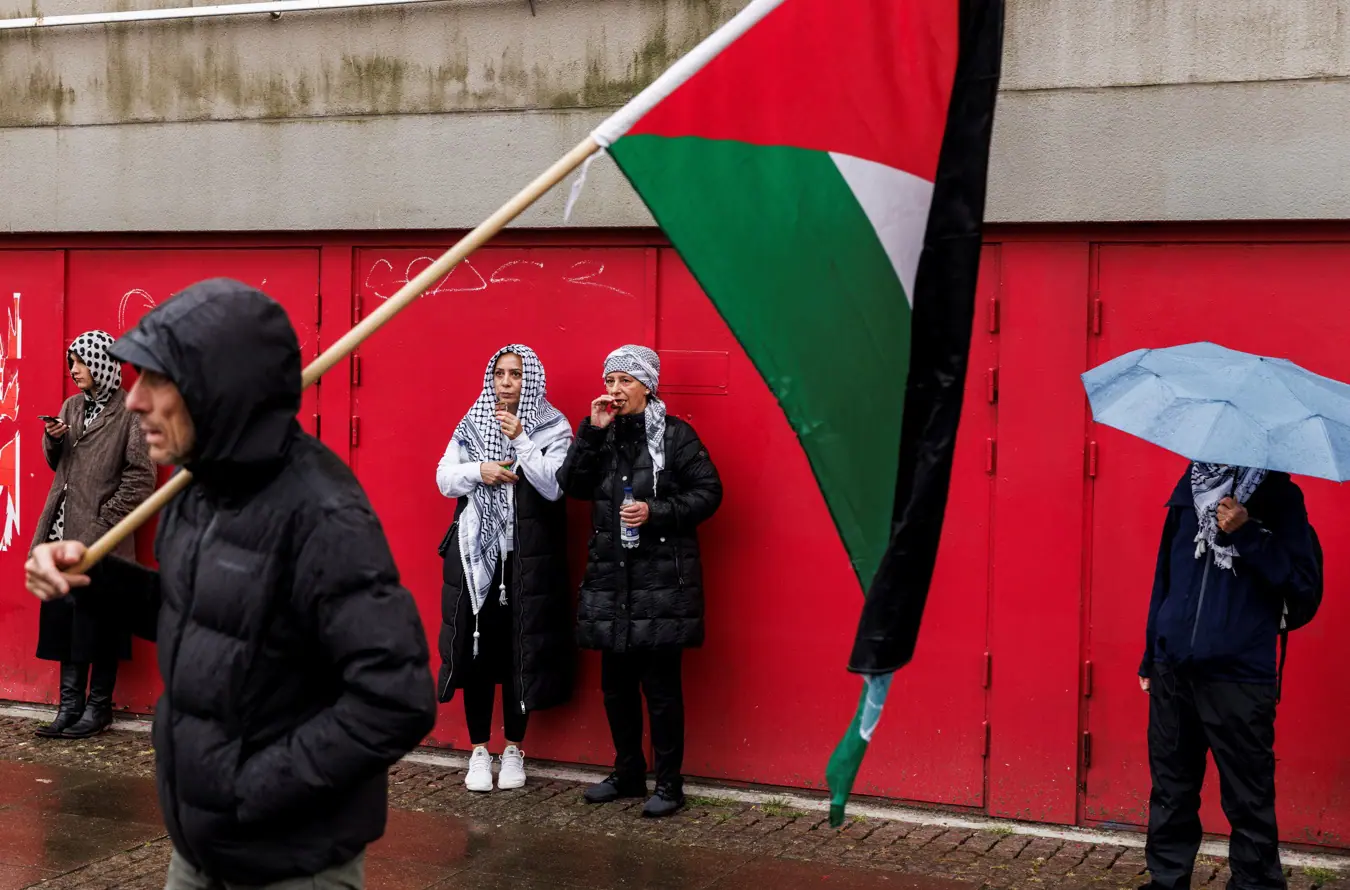 Cidadãos pró-Palestina participam de uma manifestação 'Todos nas ruas por uma Palestina livre', no Fórum em Copenhague, Dinamarca - 5/5/2024 | Foto: Ritzau Scanpix/Olafur Steinar/Rye Gestsson/Reuters