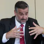Paulo Pimenta durante entrevista na liderança do PT na câmara