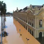 Drone mostra área alagada ao redor do centro de Porto Alegre, no Rio Grande do Sul - 7/5/2024 | Foto: Diego Vara/Reuters