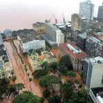 A crise no RS foi acentuada pelo Lago Guaíba, em Porto Alegre, que na madrugada de sexta-feira 3 alcançou seu maior nível desde 1941 | Foto: Renan Mattos/Reuters