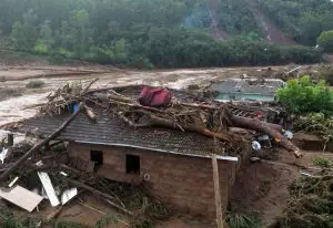 Drone mostra casas destruídas pelas enchentes em Jacarezinho, no Rio Grande do Sul - 5/5/2024 | Foto: Diego Vara/Reuters