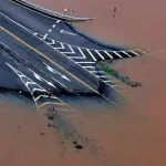 Rodovias foram danificadas e interditadas no RS em razão das chuvas