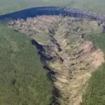 A cratera de Batagaika, na Sibéria | Foto: Reprodução/Research Institute of Applied Ecology of the North