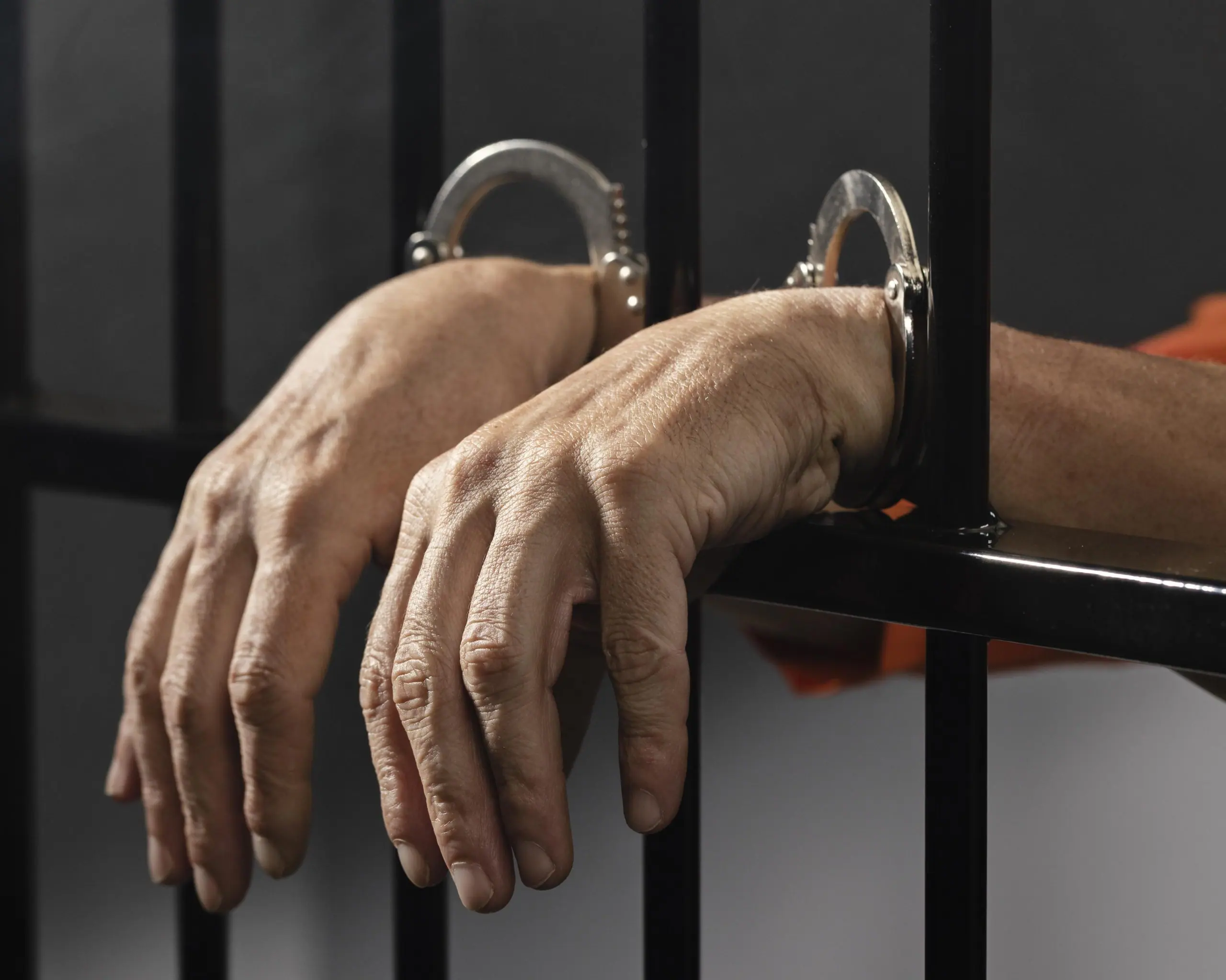 O beneficiário da saidinha, que não teve seu nome divulgado, não conseguiu fugir e foi preso no local do crime