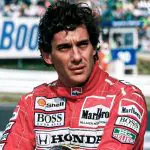 Depois do acidente, imagens mostram que Ayrton Senna fazia um leve movimento com a cabeça; entretanto, Alessandro Misley, médico que o socorreu, afirma que foi um movimento involuntário | Foto: Reprodução/Twitter/X