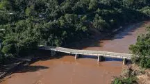 Governador Eduardo Leite faz sobrevoo na Serra Gaúcha, no Rio Grande do Sul, para avaliar estragos e riscos