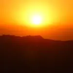 Nascer do Sol no horizonte