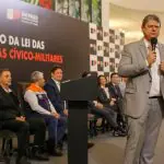Tarcisio Gomes de Freitas sanciona projeto das escolas cívico-militares