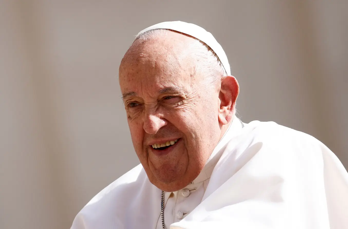 Papa Francisco participa da audiência geral semanal, na Praça São Pedro, no Vaticano - 22/5/2024 | Foto: Guglielmo Mangiapane/Reuters