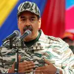 O ditador da Venezuela, Nicolás Maduro, lidera a celebração do 22º aniversário do retorno Hugo Chávez ao poder, depois de uma tentativa fracassada de golpe em 2002 - 13/4/2024 | Foto: Leonardo Fernandez Viloria/Reuters