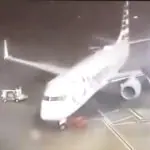 avião arrastado pelo vento no Texas