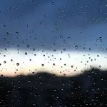 Vidro com gotas d'água
