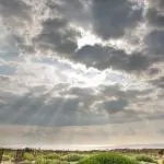 O clima nublado predomina especialmente no Centro-Oeste e Sudeste | Foto: Joe Mcubed/Freepik