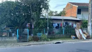 casa em que família vive em canoas