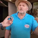 Ao contestar o governador do Rio Grande do Sul, o comerciante Luiz Arthur Schneider disse que seus clientes não têm condições de pagar suas contas