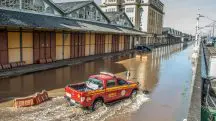 As águas do Lago Guaíba começaram a invadir as ruas de Porto Alegre (RS), depois de enchente provocada por fortes chuvas na região | Foto: Evandro Leal/Enquadrar/Estadão Conteúdo