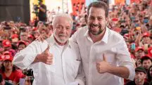 Presidente Lula pediu votos ao pré-candidato Guilherme Boulos (PSOL) em ato no dia 1º de maio | Foto: Leandro Paiva/Flickr