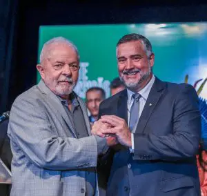 Lula e o ministro-chefe da Secom, Paulo Pimenta, são os alvos da ação | Foto: Ricardo Stuckert/PR