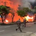 vândalos incendeiam ônibus em porto alegre
