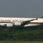 Foto mostra voo de avião da Singapore Airlines