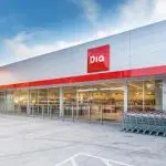 Foto mostra fachada de supermercado Dia