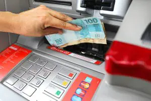 A medida vai abranger depósitos e saques. Depois, as demais operações financeiras serão incluídas nestas mudanças | Foto: Reprodução/Redes sociais