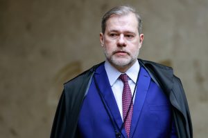 Mas é fácil imaginar o que aconteceria se estivesse no lugar do sensato esloveno: fantasiado de juiz de futebol, Toffoli repetiria o que faz | Foto: Andressa Anholete/SCO/STF