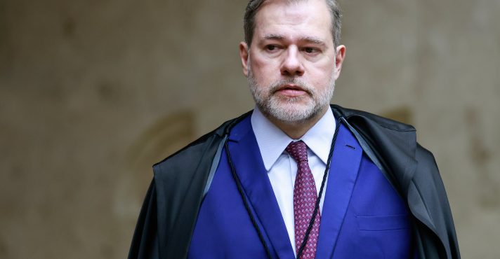 Mas é fácil imaginar o que aconteceria se estivesse no lugar do sensato esloveno: fantasiado de juiz de futebol, Toffoli repetiria o que faz | Foto: Andressa Anholete/SCO/STF