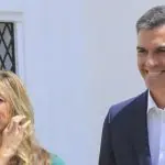 Primeiro-ministro da Espanha, Pedro Sánchez, ao lado de sua esposa, Begoña Gómez. Ela é acusada de corrupção empresarial e tráfico de influência