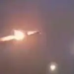 No vídeo, é possível ver chamas saindo do motor da aeronave, que saía do Aeroporto de Toronto, no Canadá