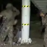 Imagens dos soldados sul-coreanos recolhendo lixo enviado pelo Norte