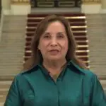 No ano passado, Dina Boluarte afirmou que ela e seus ministros não determinam os protocolos das Forças Armadas ou da polícia | Foto: Reprodução/Instagram/@presidenciaperu