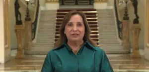No ano passado, Dina Boluarte afirmou que ela e seus ministros não determinam os protocolos das Forças Armadas ou da polícia | Foto: Reprodução/Instagram/@presidenciaperu