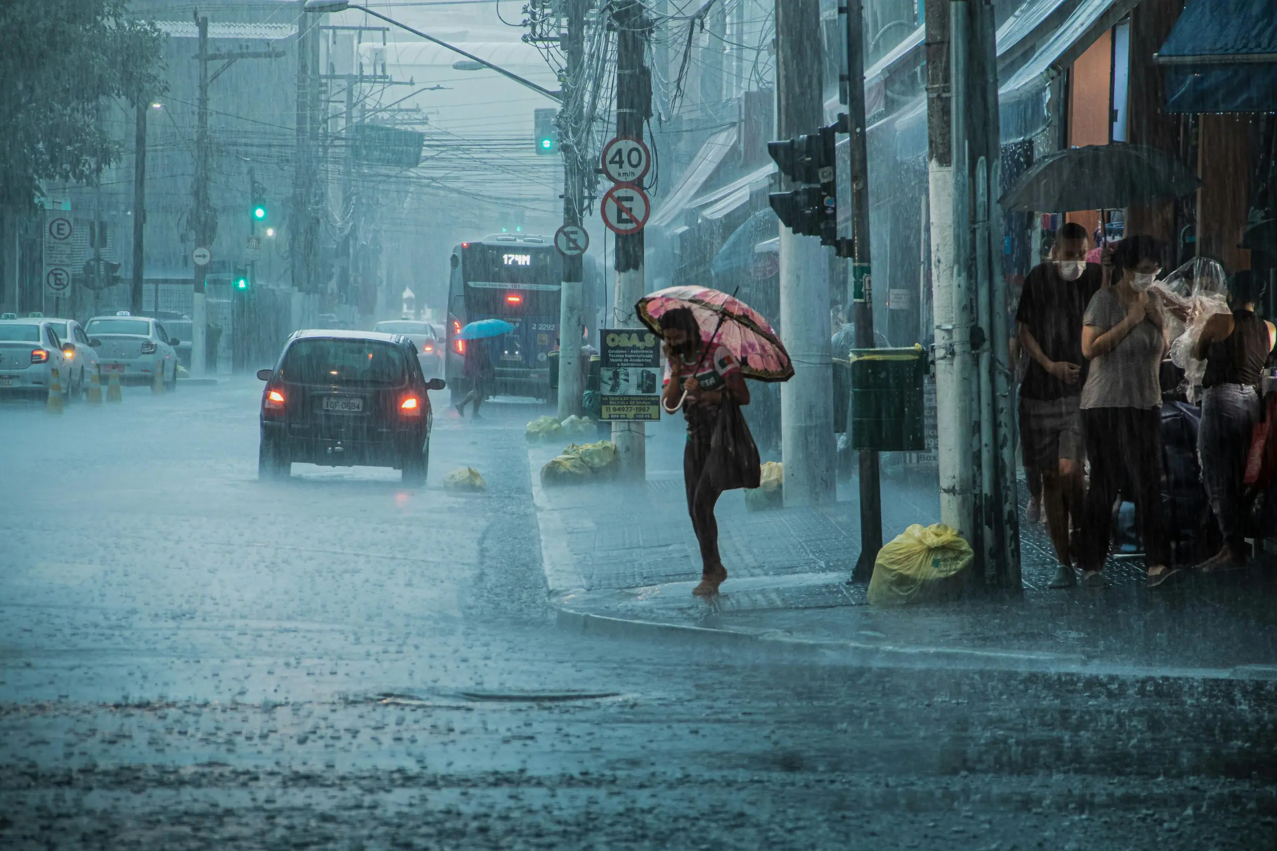 Previsão do tempo mostra chuva em algumas regiões do país