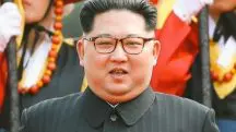 A Coreia do Norte também restringe o uso de óculos de sol e o consumo de álcool em taças, todos considerados costumes sul-coreanos