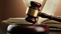 Imagem mostra um martelo de um juiz para representar a escolha do magistrado em regime de Recuperação Judicial