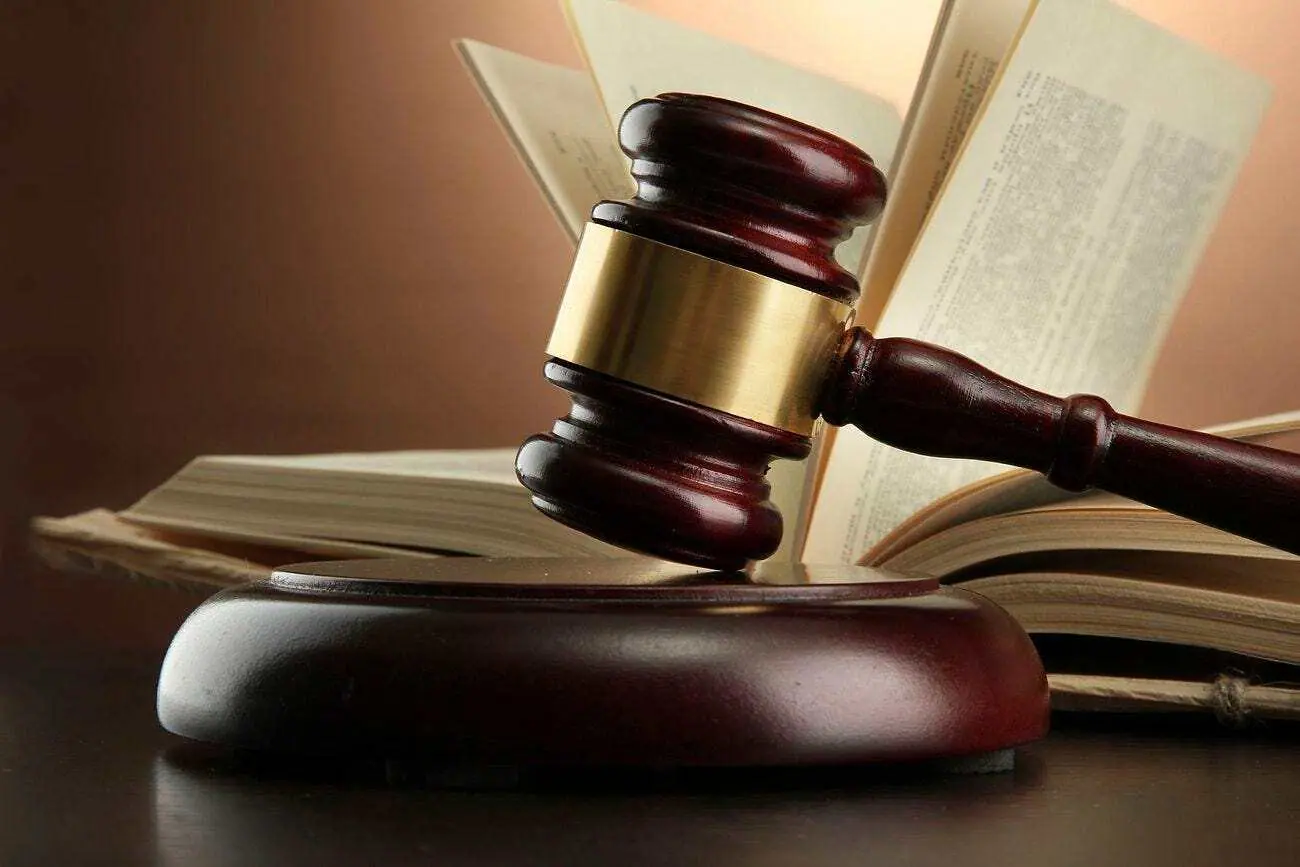 Imagem mostra um martelo de um juiz para representar a escolha do magistrado em regime de Recuperação Judicial