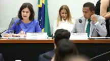 Comissão de Saúde da Câmara dos Deputados ouve a ministra da Saúde, Nísia Trindade; ao lado dela está o deputado federal Fr. Francisco (PT-PI)