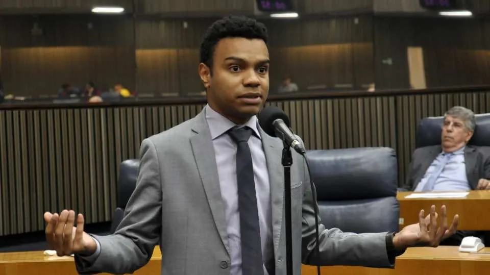 Fernando Holiday durante sessão na Câmara de São Paulo