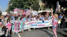 parada gay 2024 em São Paulo tem bloco crianças trans