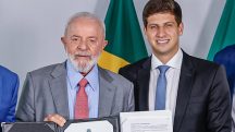 Lula e João Campos durante anúncio de obras para contenção de encostas na cidades de Recife