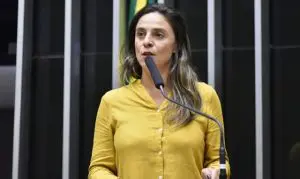 Deputada Fernanda Melchionna teve ação arquivada