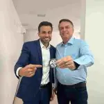 Pablo Marçal e Jair Bolsonaro sorriem para foto