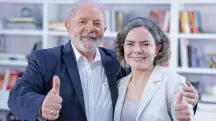 Presidente do Brasil, Luiz Inácio Lula da Silva, e presidente do PT, Gleisi Hoffmann, juntos. Eles criticam a postura do Banco Central na política da taxa Selic