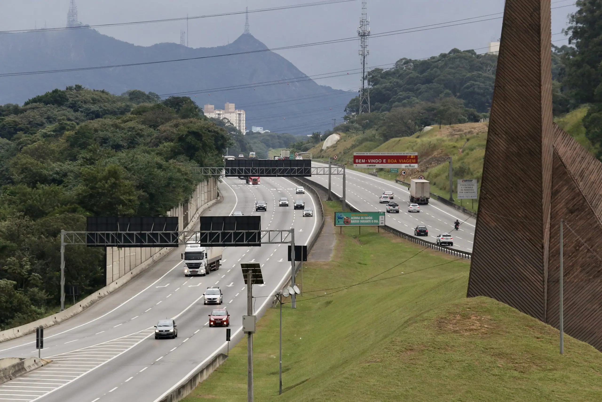 Movimento da Rodovia dos Bandeirantes no feriado