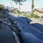 Chuvas provocam desmoronamento em rua de Gramado, no Rio Grande do Sul