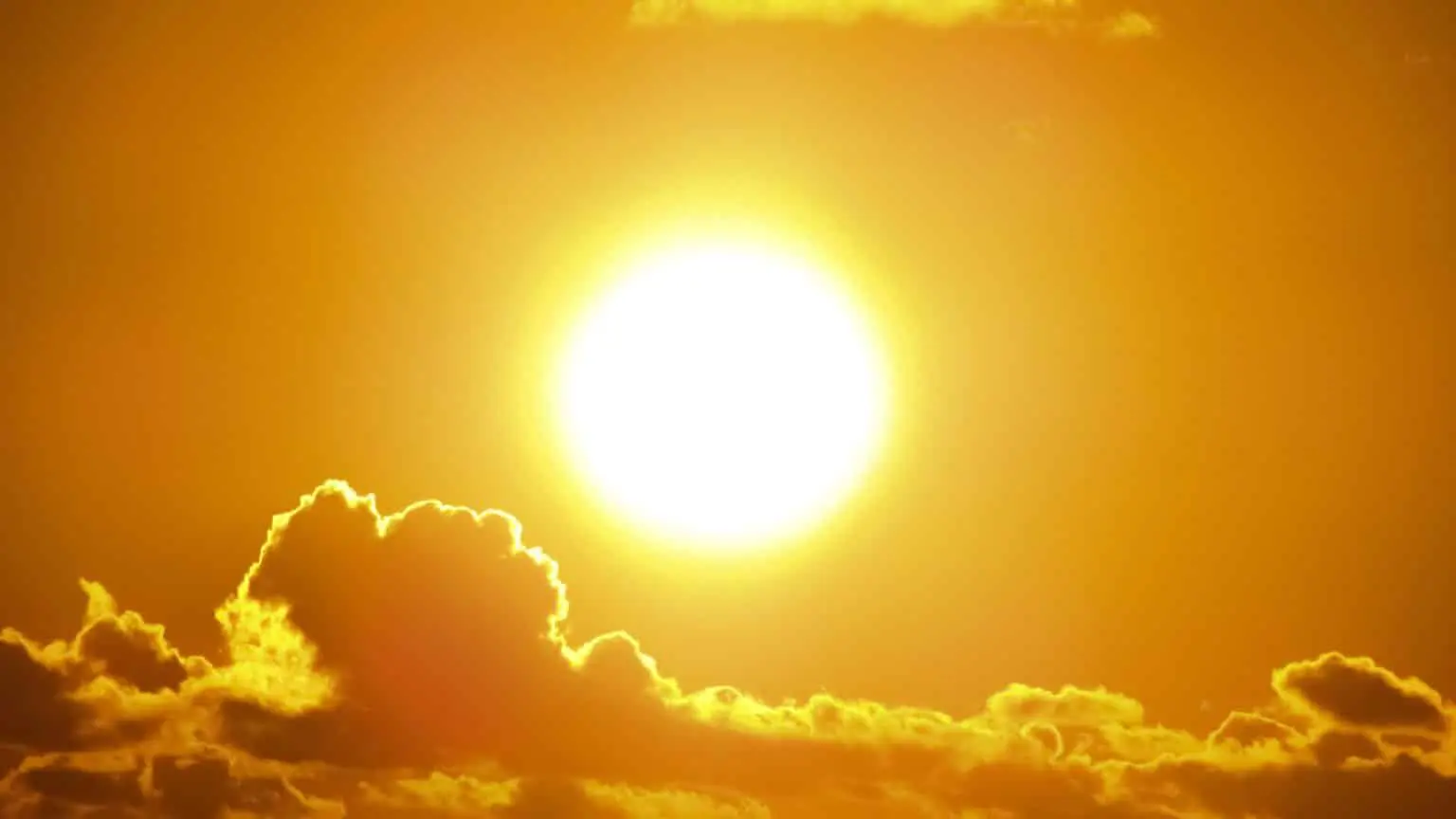 Previsão do tempo de Sol entre nuvens