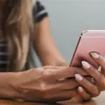 O WhatsApp está disponível em mais de 60 idiomas e mais de 100 bilhões de mensagens são enviadas diariamente